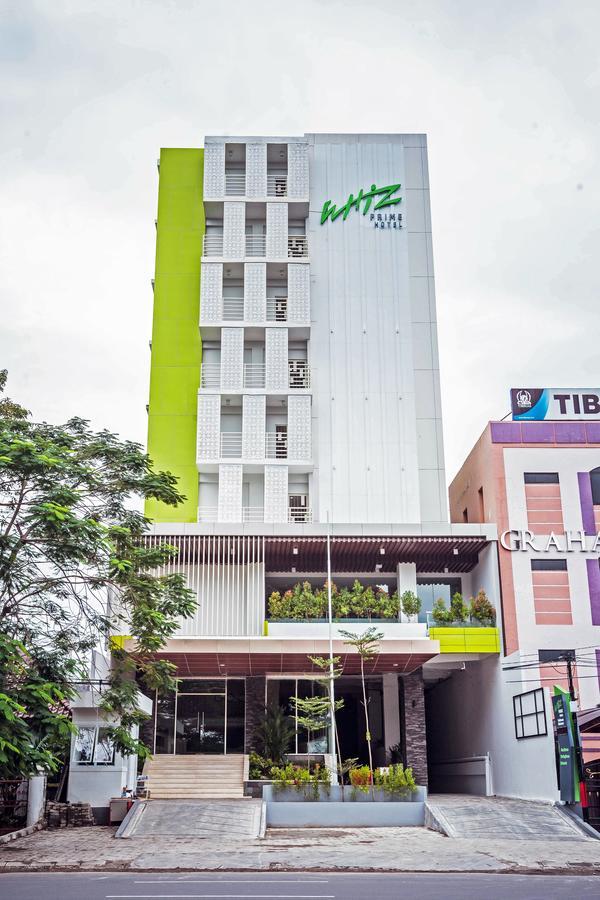 Whiz Prime Hotel Sudirman Makassar Ngoại thất bức ảnh